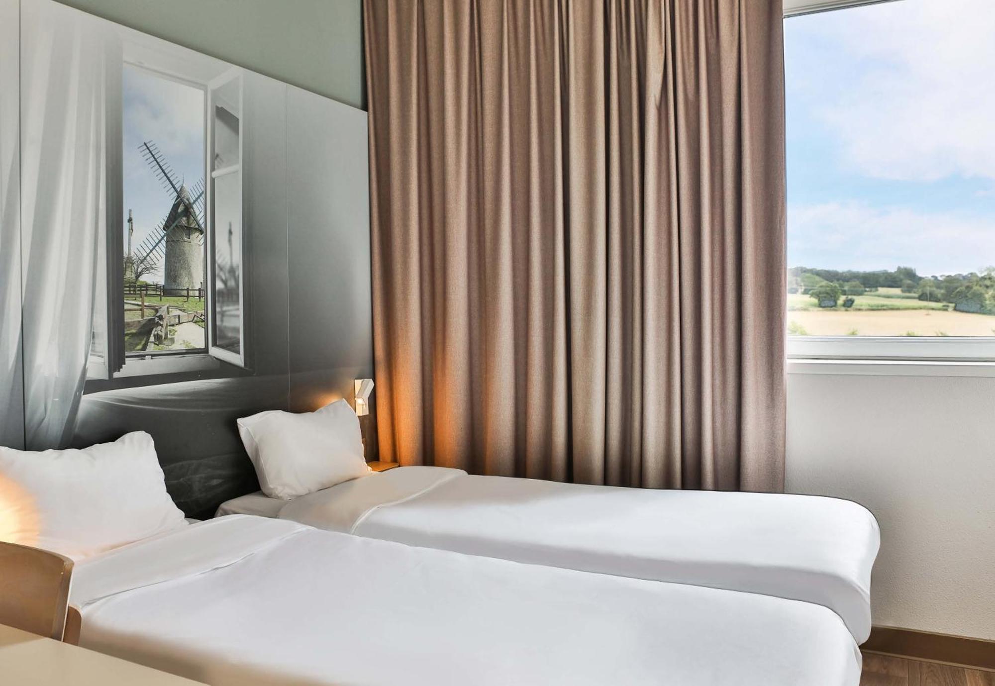 B&B HOTEL Les Herbiers Hotel 2*