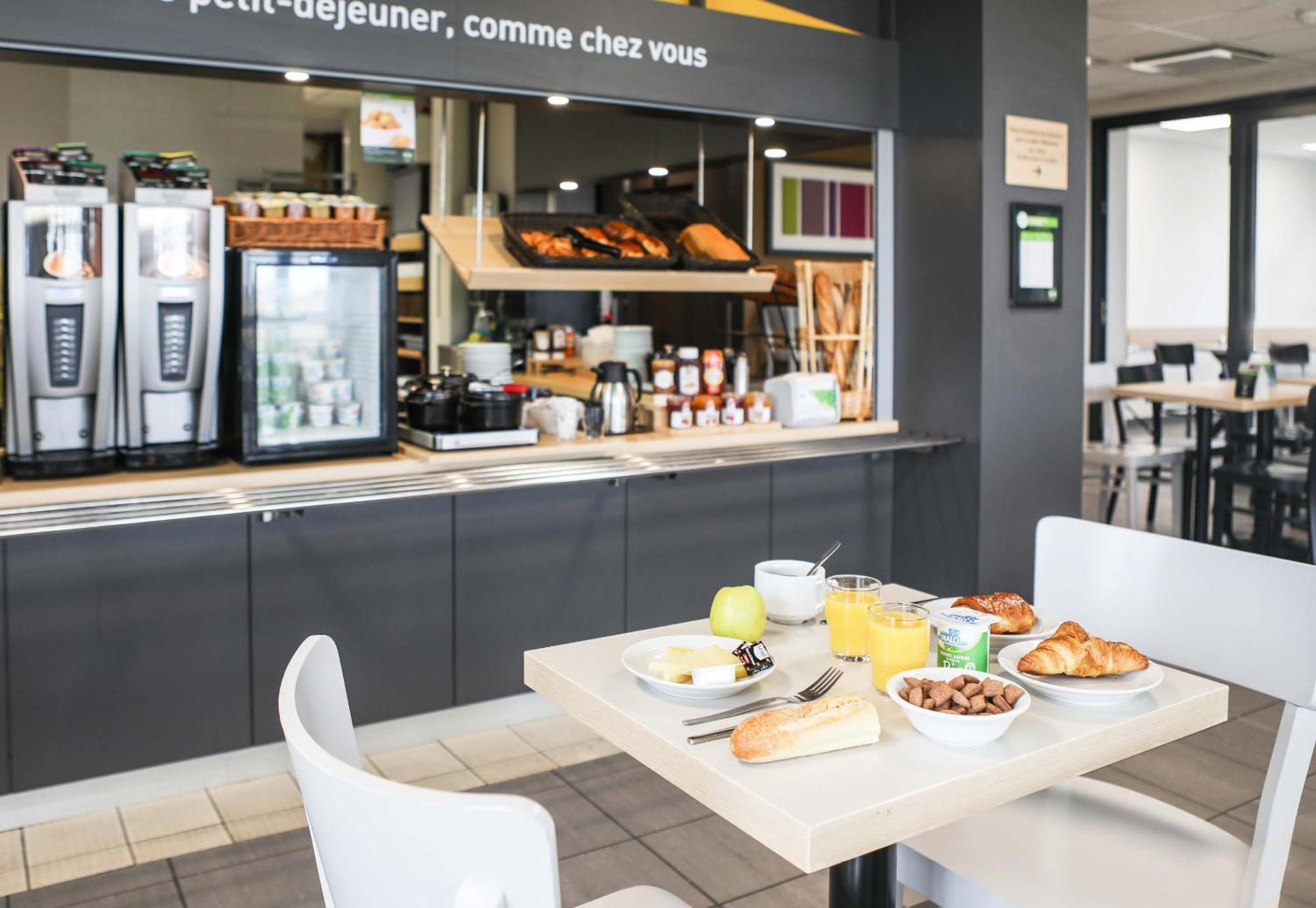Hotel B&B HOTEL Les Herbiers 2*