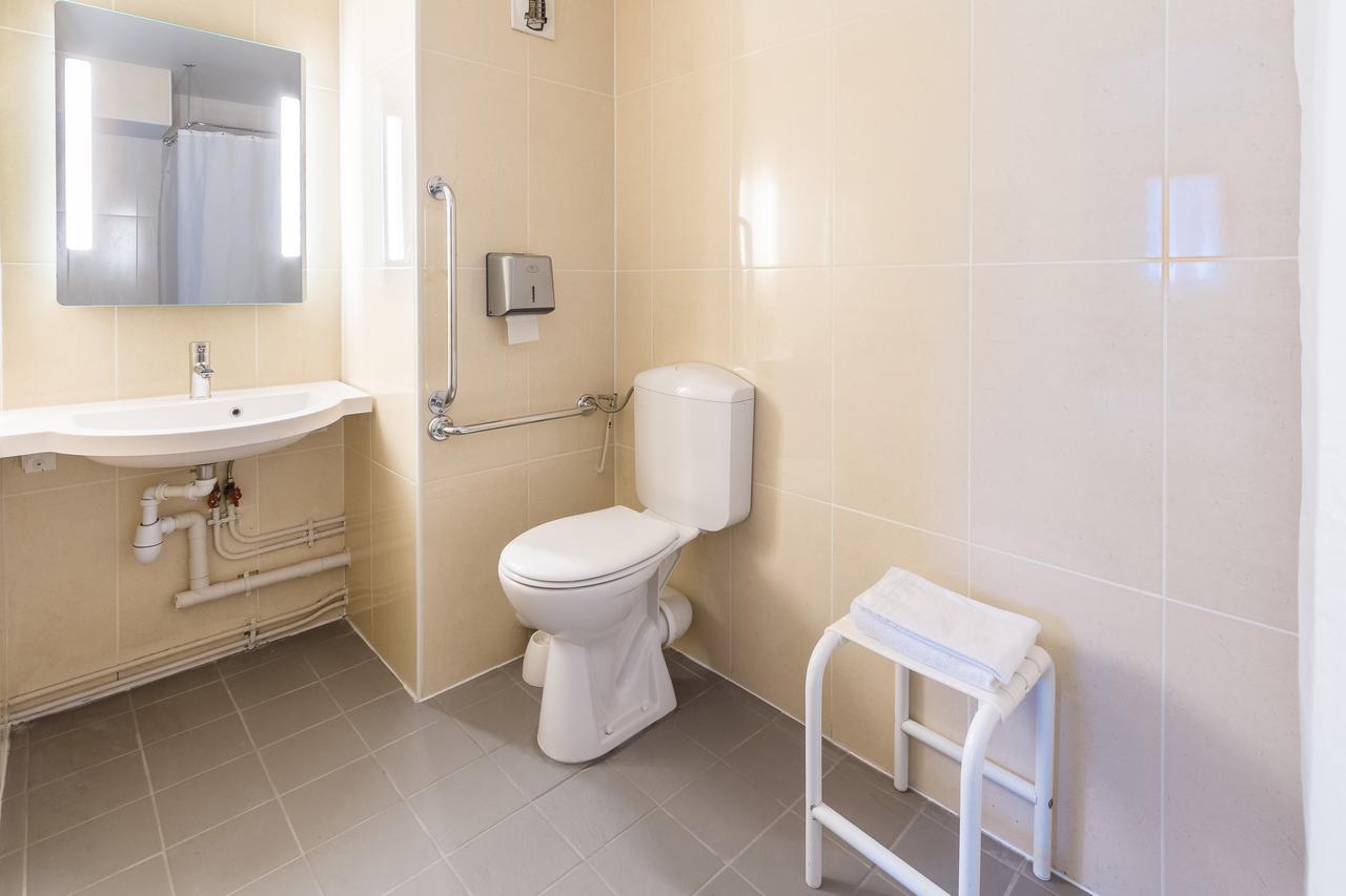 Hotel B&B HOTEL Les Herbiers 2*