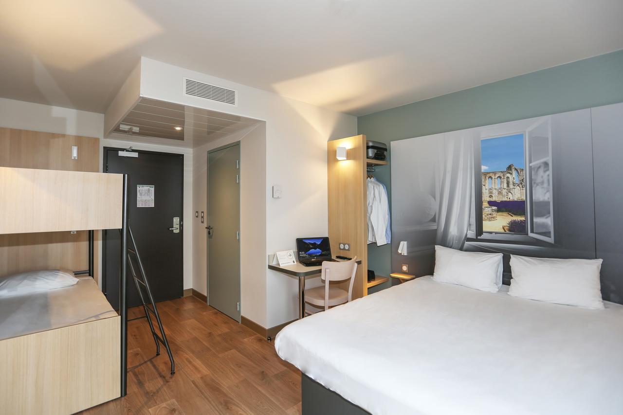 Hotel B&B HOTEL Les Herbiers Les Herbiers